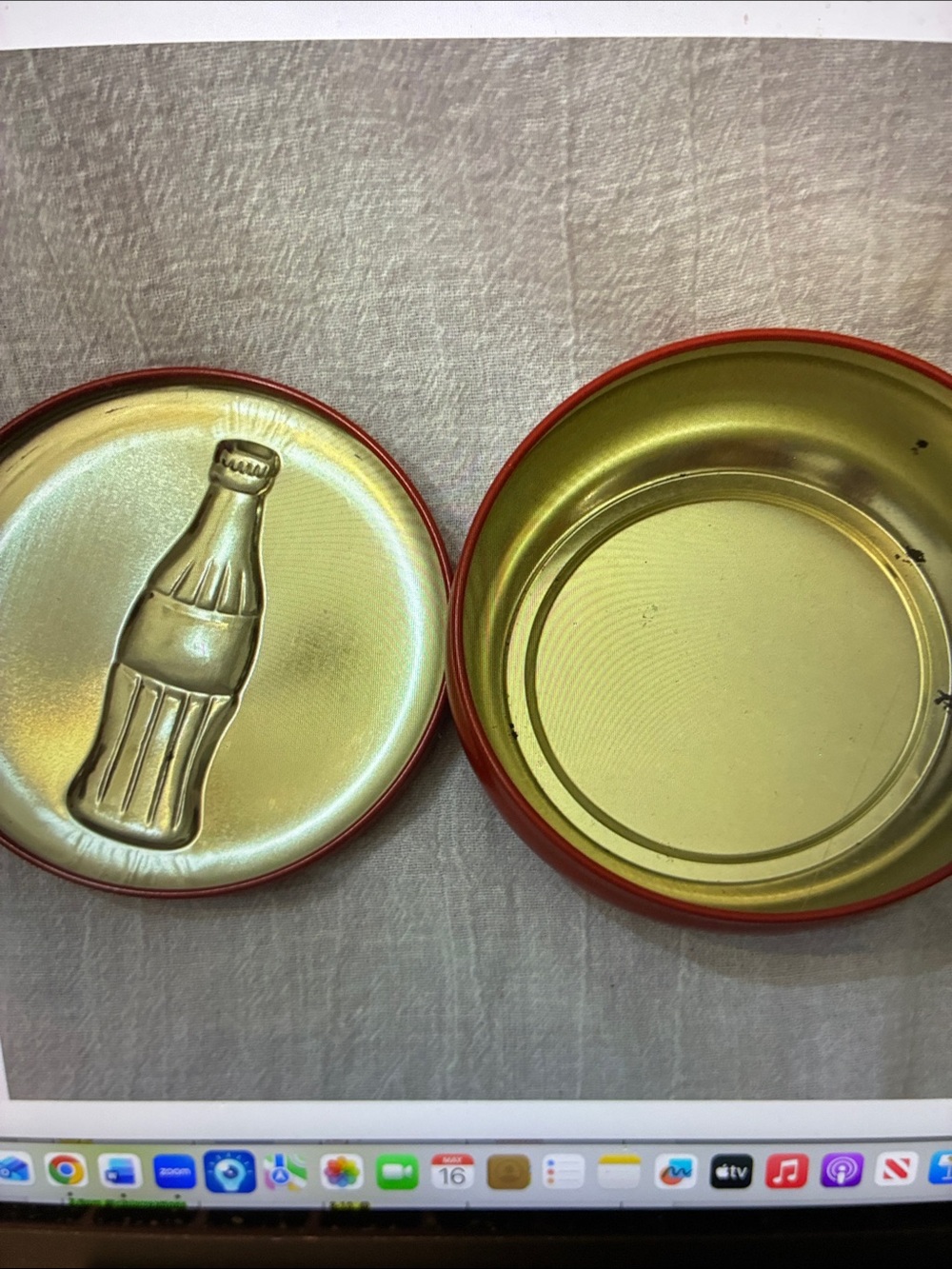 Vintage Coca-Cola Red and White Round Bottle Logo Tin 1995 Coke Metal - Picture 8 of 8